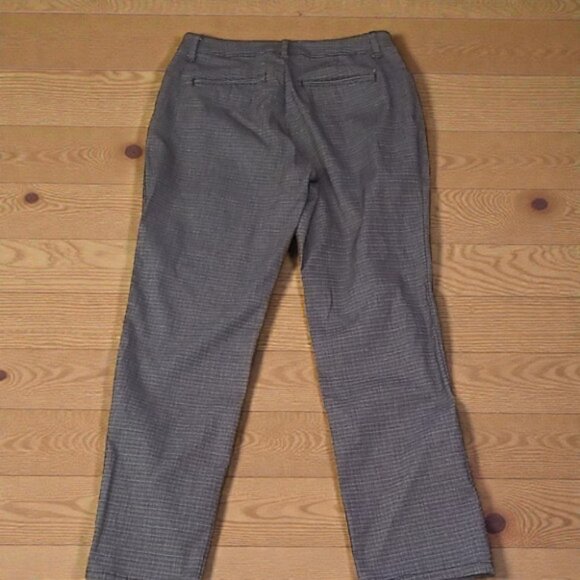 Lee Women’s Gray Career Pants Straight Leg Textured Check Pattern Size 10P - Picture 2 of 8